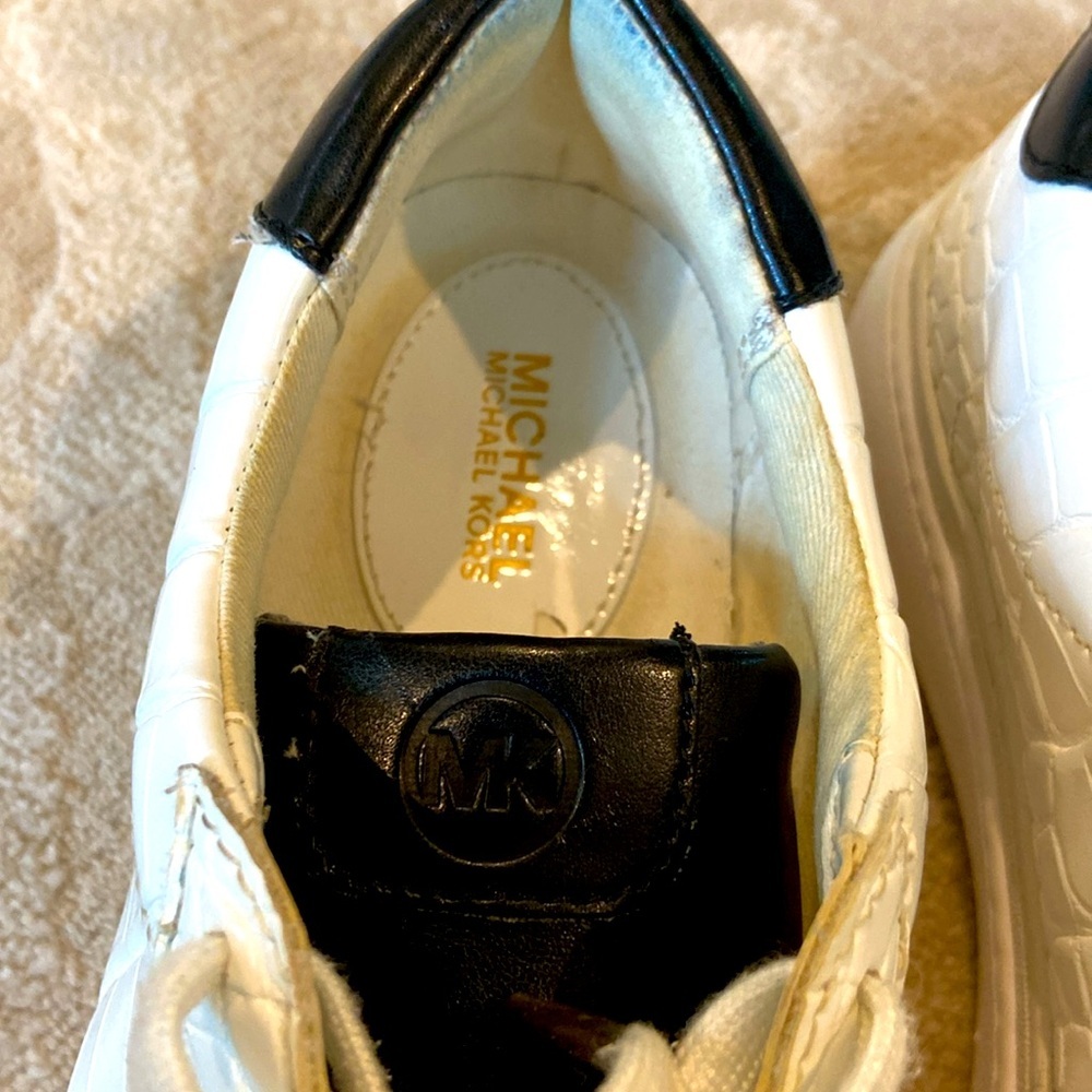 Women's Michael Michael Kors Chapman Lace-Up sneaker size 6!! - Picture 5 of 6